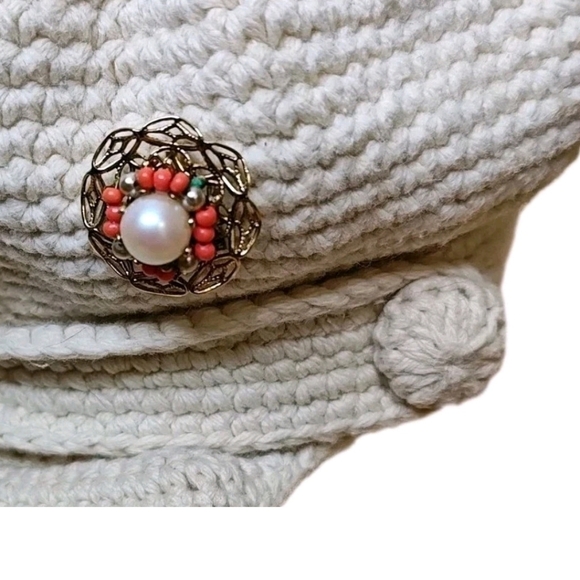 VTG Gap Lambs Wool Knit Crochet Hat Cadet Cap Cream Beaded Pearl Flower Brooch main image 7